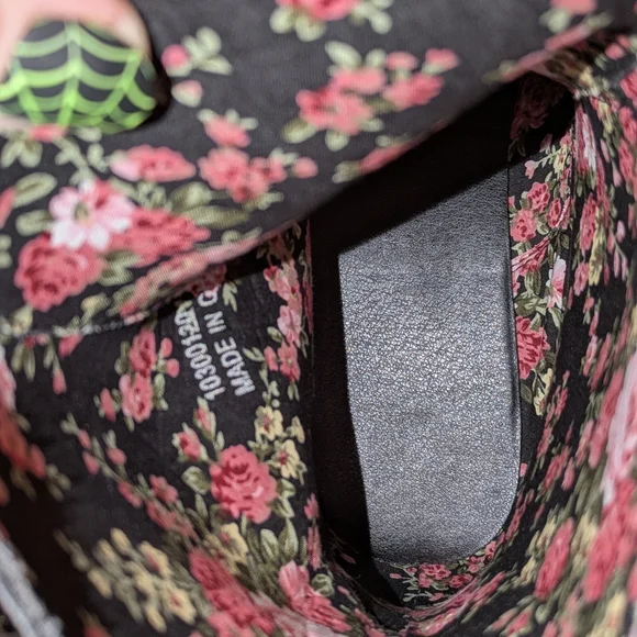 Hot Topic Black floral lined combat boots women's 11 - Picture 7 of 9